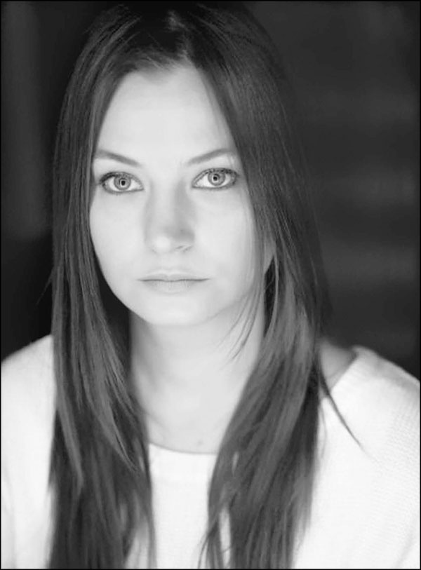 Иллюстрация к книге — Мерьем Узерли. Актрисы "Великолепного века" [_265.jpg]