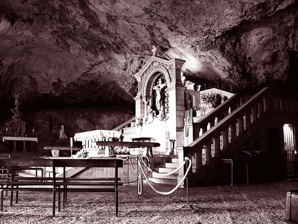 Иллюстрация к книге — Мария Магдалина. Тайная супруга Иисуса Христа [i_062.jpg]