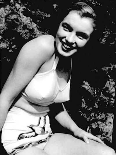 Иллюстрация к книге — Мэрилин Монро. Жизнь в мире мужчин [i_019.jpg]