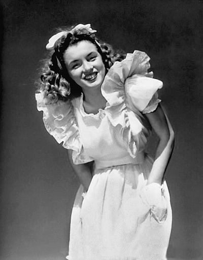 Иллюстрация к книге — Мэрилин Монро. Жизнь в мире мужчин [i_022.jpg]