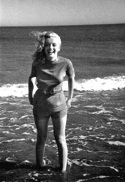 Иллюстрация к книге — Мэрилин Монро. Жизнь в мире мужчин [i_038.jpg]