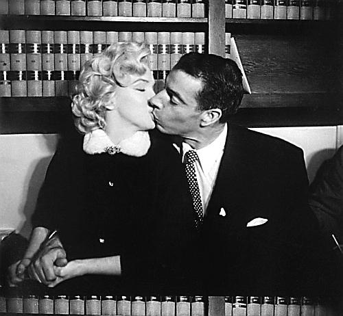 Иллюстрация к книге — Мэрилин Монро. Жизнь в мире мужчин [i_090.jpg]