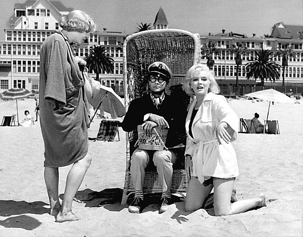 Иллюстрация к книге — Мэрилин Монро. Жизнь в мире мужчин [i_131.jpg]