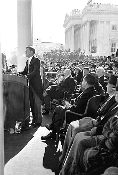 Иллюстрация к книге — Мэрилин Монро. Жизнь в мире мужчин [i_148.jpg]