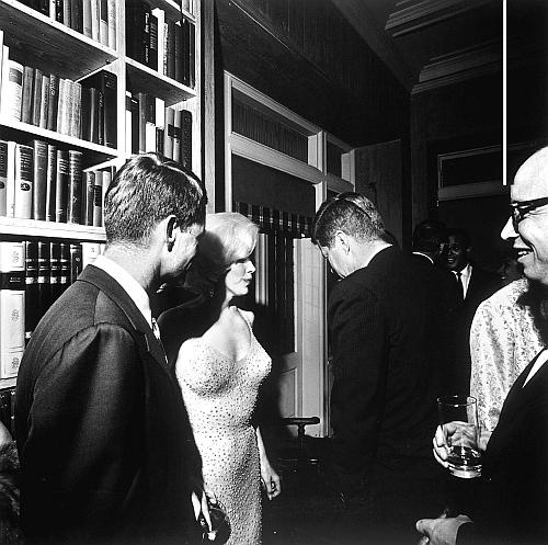 Иллюстрация к книге — Мэрилин Монро. Жизнь в мире мужчин [i_150.jpg]