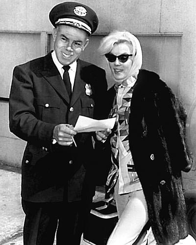 Иллюстрация к книге — Мэрилин Монро. Жизнь в мире мужчин [i_151.jpg]