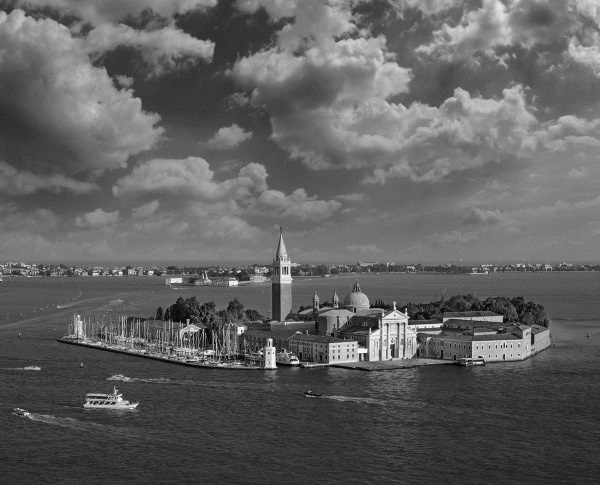 Иллюстрация к книге — Венецианский контракт [i_065.jpg]