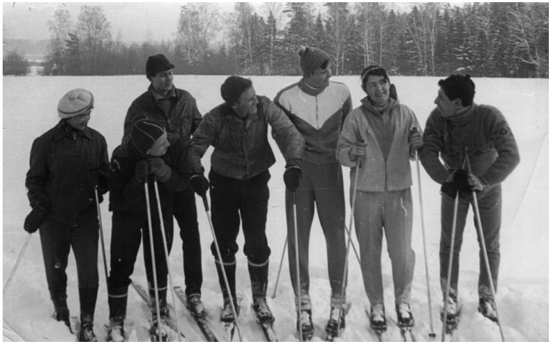 Иллюстрация к книге — Мужчина и женщина. Тело, мода, культура. СССР - оттепель [i_004.jpg]
