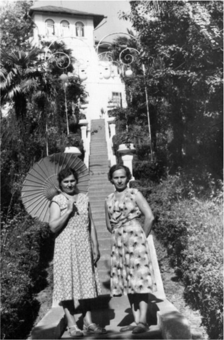 Иллюстрация к книге — Мужчина и женщина. Тело, мода, культура. СССР - оттепель [i_035.jpg]