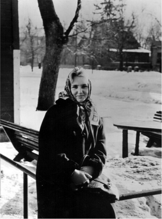 Иллюстрация к книге — Мужчина и женщина. Тело, мода, культура. СССР - оттепель [i_051.jpg]