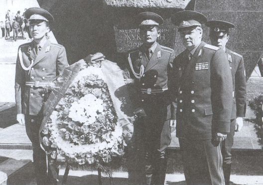 Иллюстрация к книге — Главная профессия — разведка [i_022.jpg]