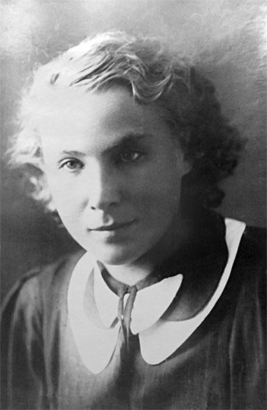 Иллюстрация к книге — Защищая Родину. Летчицы Великой Отечественной [i_008.jpg]