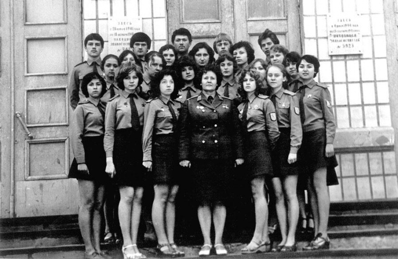 Иллюстрация к книге — Защищая Родину. Летчицы Великой Отечественной [i_064.jpg]