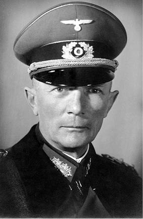 Иллюстрация к книге — Жуков. Мастер побед или кровавый палач? [i_007.jpg]