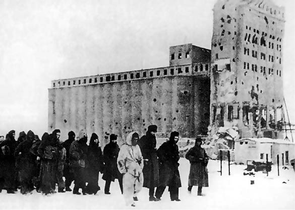 Иллюстрация к книге — Жуков. Мастер побед или кровавый палач? [i_012.jpg]