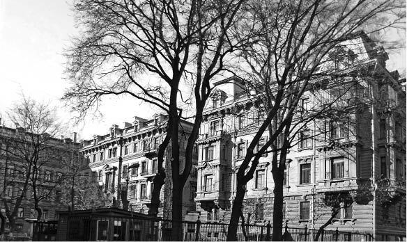 Иллюстрация к книге — Жуков. Мастер побед или кровавый палач? [i_019.jpg]