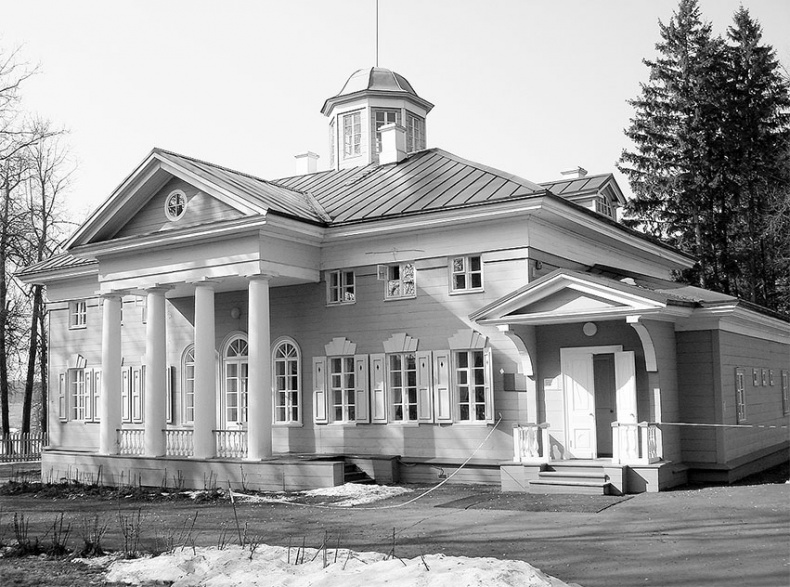 Иллюстрация к книге — Рублевка, скрытая от посторонних глаз. История старинной дороги. 33 истории о великих жителях Рублевки, или Тридцать три богатыря [i_079.jpg]