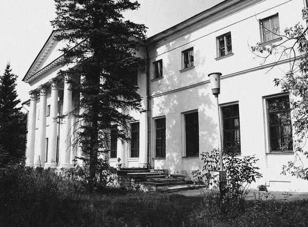 Иллюстрация к книге — Рублевка и ее обитатели. Романтическое повествование [i_022.jpg]