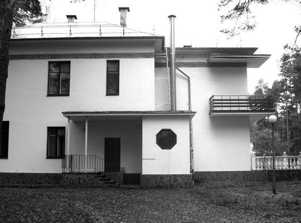 Иллюстрация к книге — Рублевка и ее обитатели. Романтическое повествование [i_064.jpg]