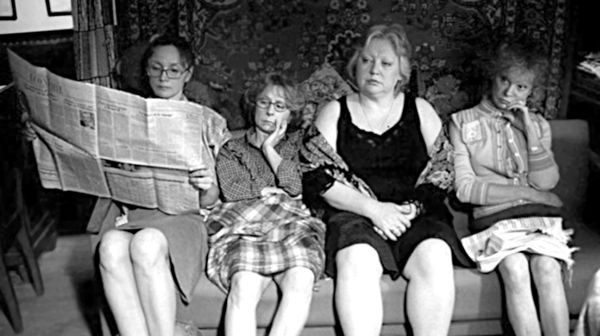 Иллюстрация к книге — Эльдар Рязанов. Ирония судьбы, или… [block_001240_page_215_image_0001.jpg]