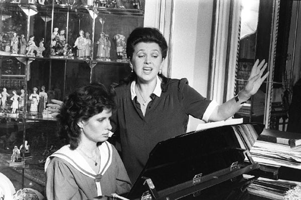 Иллюстрация к книге — Мстислав Ростропович. Любовь с виолончелью в руках [i_039.jpg]