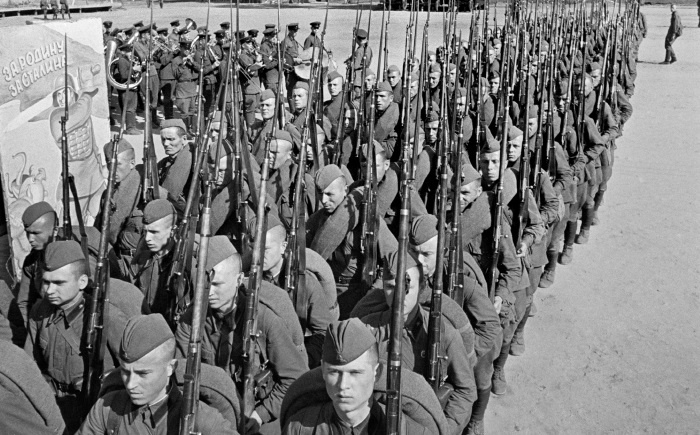 Иллюстрация к книге — Великие герои Великой войны. Хроника народного подвига. 1941-1942 [i_005.jpg]