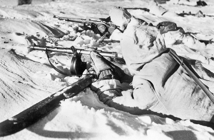 Иллюстрация к книге — Блокада Ленинграда. Полная хроника - 900 дней и ночей [i_038.jpg]