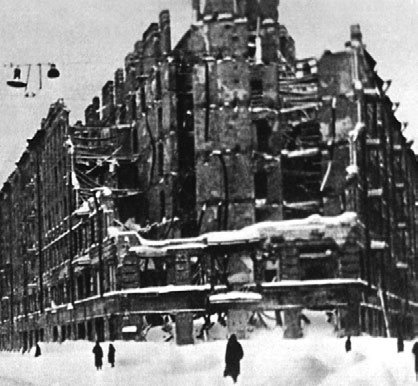 Иллюстрация к книге — Блокада Ленинграда. Полная хроника - 900 дней и ночей [i_048.jpg]