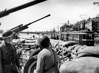 Иллюстрация к книге — Блокада Ленинграда. Полная хроника - 900 дней и ночей [i_075.jpg]