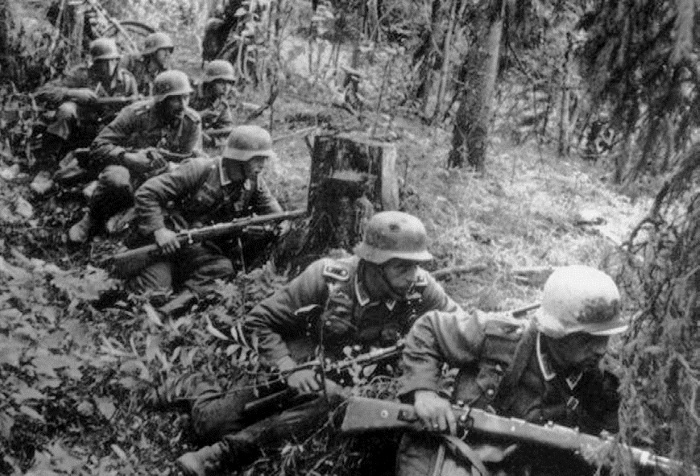 Иллюстрация к книге — Блокада Ленинграда. Полная хроника - 900 дней и ночей [i_085.jpg]