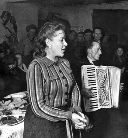 Иллюстрация к книге — Блокада Ленинграда. Полная хроника - 900 дней и ночей [i_096.jpg]