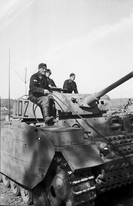 Иллюстрация к книге — Курская битва. Полная хроника - 50 дней и ночей [_02.jpg]