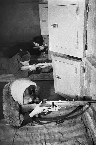 Иллюстрация к книге — Битва за Москву. Полная хроника - 203 дня [_669517.jpg]