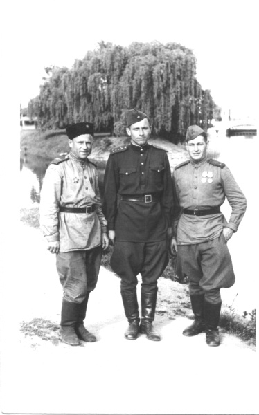 Иллюстрация к книге — Казак на самоходке. "Заживо не сгорели" [i_012.jpg]