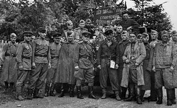 Иллюстрация к книге — На войне как на войне. "Я помню" [i_029.jpg]