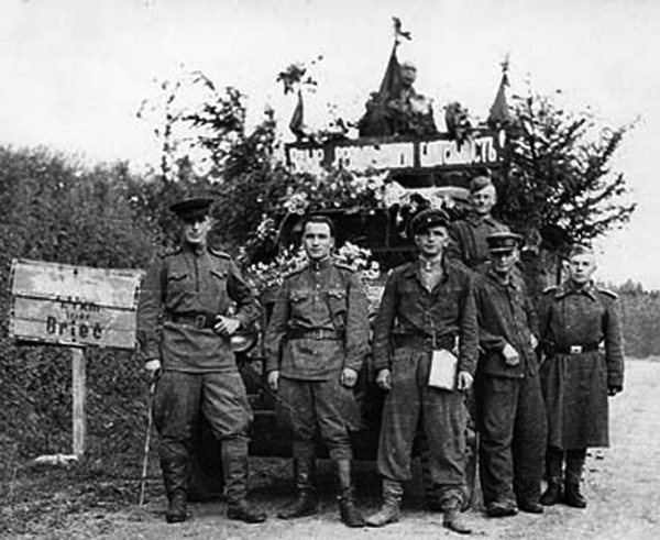 Иллюстрация к книге — На войне как на войне. "Я помню" [i_034.jpg]