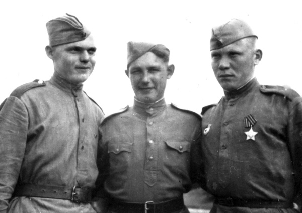 Иллюстрация к книге — На войне как на войне. "Я помню" [i_041.jpg]