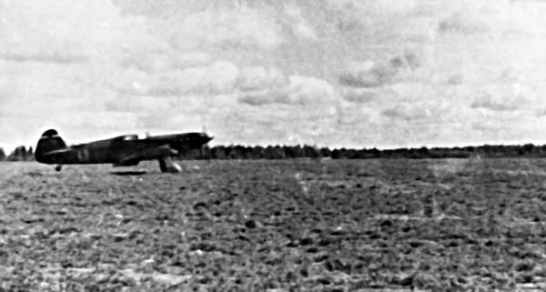 Иллюстрация к книге — Мы дрались на истребителях [block_001832_page_033_image_0001.jpg]