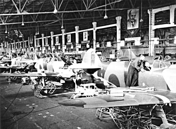 Иллюстрация к книге — Мы дрались на истребителях [block_001832_page_154_image_0001.jpg]