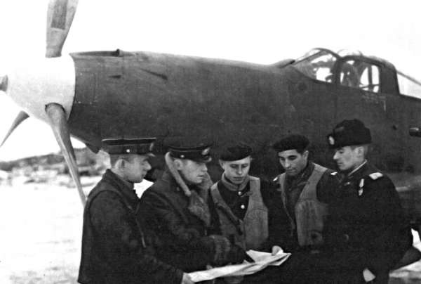 Иллюстрация к книге — Мы дрались на истребителях [block_001832_page_181_image_0001.jpg]