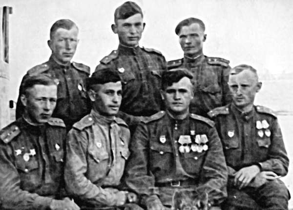 Иллюстрация к книге — Мы дрались на истребителях [block_001832_page_367_image_0001.jpg]