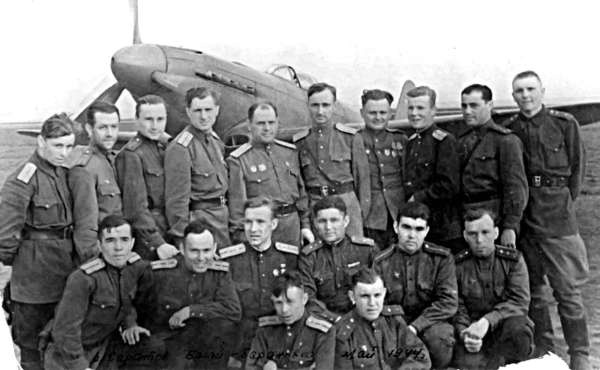 Иллюстрация к книге — Мы дрались на истребителях [block_001832_page_521_image_0001.jpg]