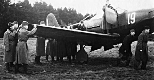 Иллюстрация к книге — Мы дрались на истребителях [block_001832_page_627_image_0001.jpg]