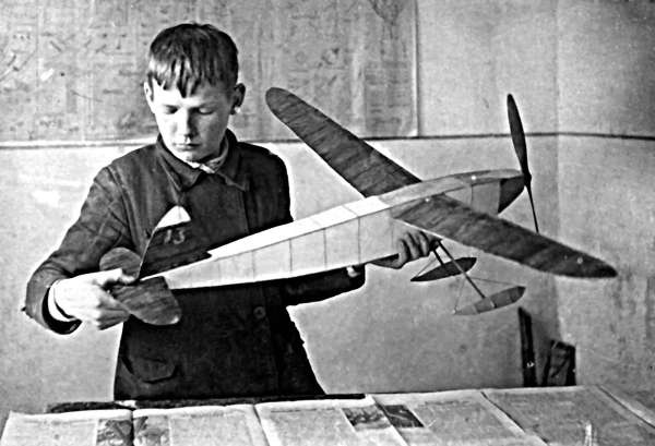 Иллюстрация к книге — Мы дрались на истребителях [block_001832_page_629_image_0001.jpg]