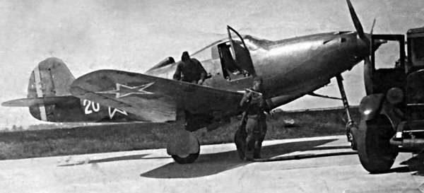 Иллюстрация к книге — Мы дрались на истребителях [block_001832_page_633_image_0002.jpg]