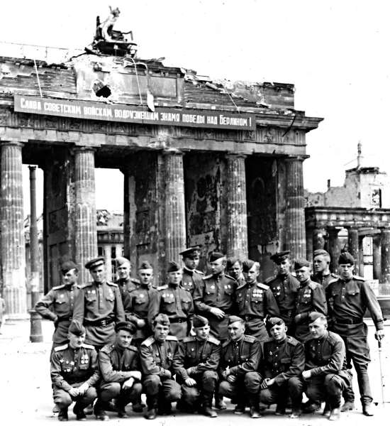 Иллюстрация к книге — Мы дрались на истребителях [block_001832_page_661_image_0001.jpg]