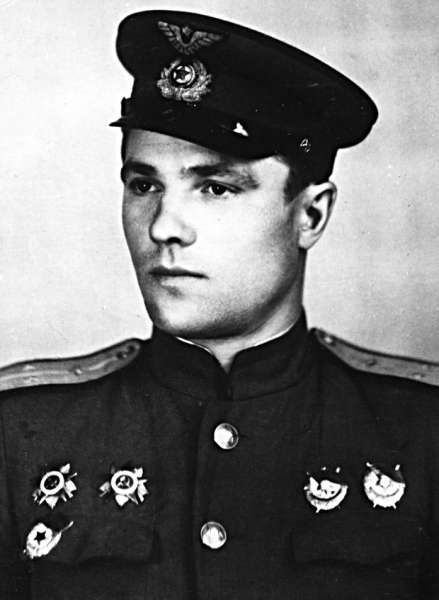 Иллюстрация к книге — Мы дрались на истребителях [block_001832_page_698_image_0001.jpg]