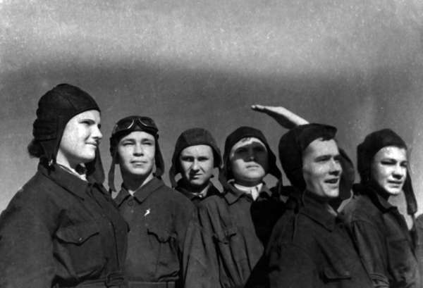 Иллюстрация к книге — Мы дрались на истребителях [block_001832_page_709_image_0001.jpg]