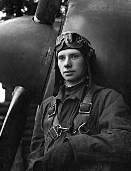 Иллюстрация к книге — Мы дрались на истребителях [block_001832_page_727_image_0001.jpg]