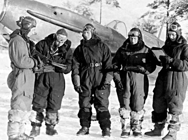 Иллюстрация к книге — Мы дрались на истребителях [block_001832_page_737_image_0001.jpg]